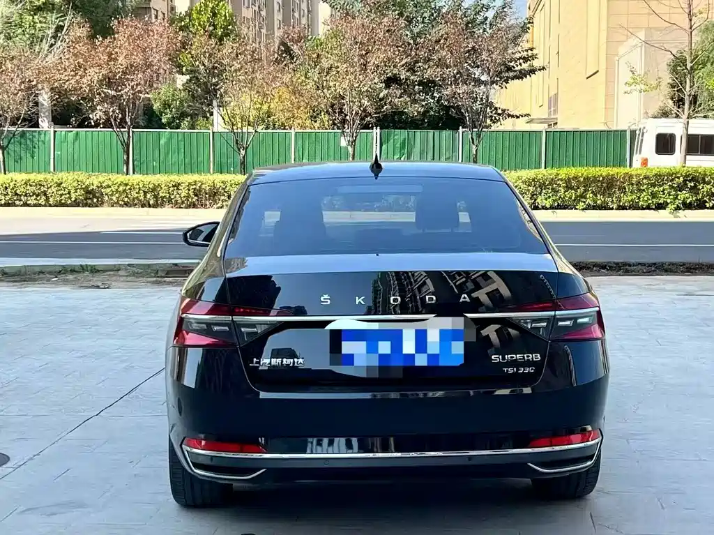 Skoda Superb — фото 8