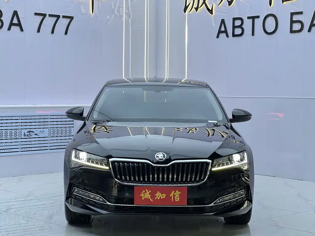 Skoda Superb — фото 2