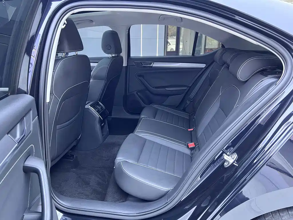 Skoda Superb — фото 13