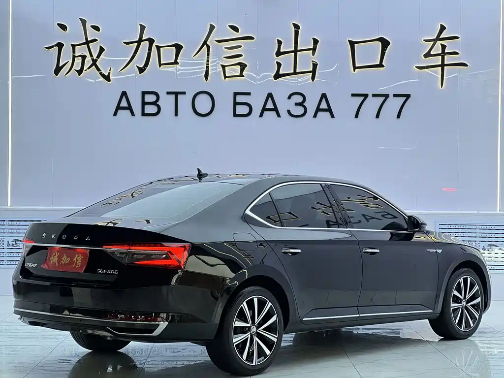 Skoda Superb — фото 4