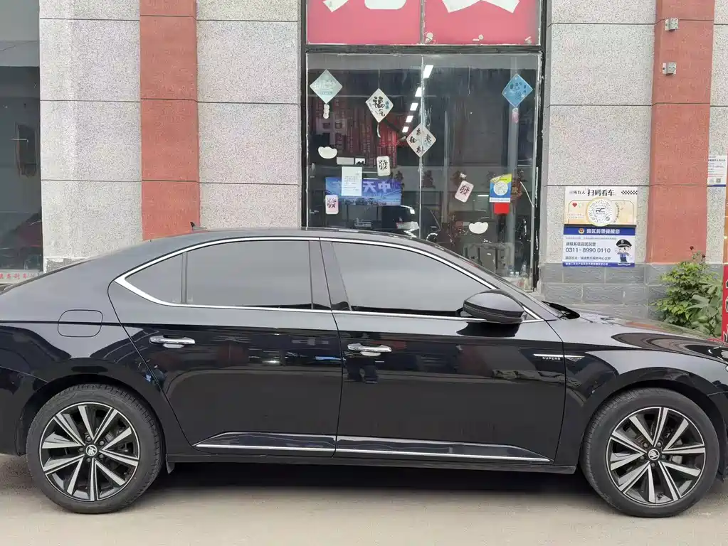 Skoda Superb — фото 3
