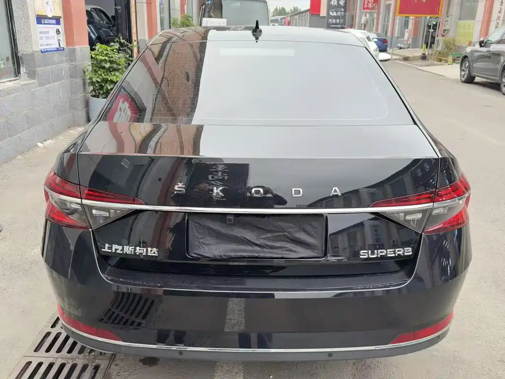 Skoda Superb — фото 5