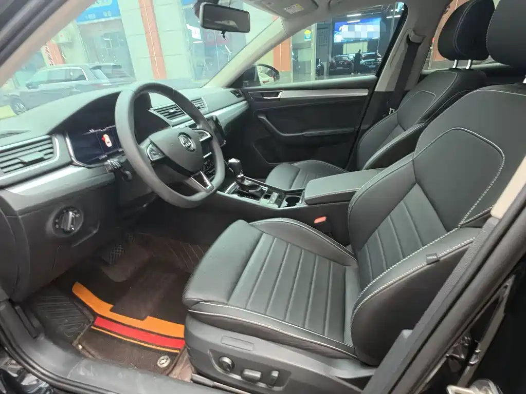 Skoda Superb — фото 7