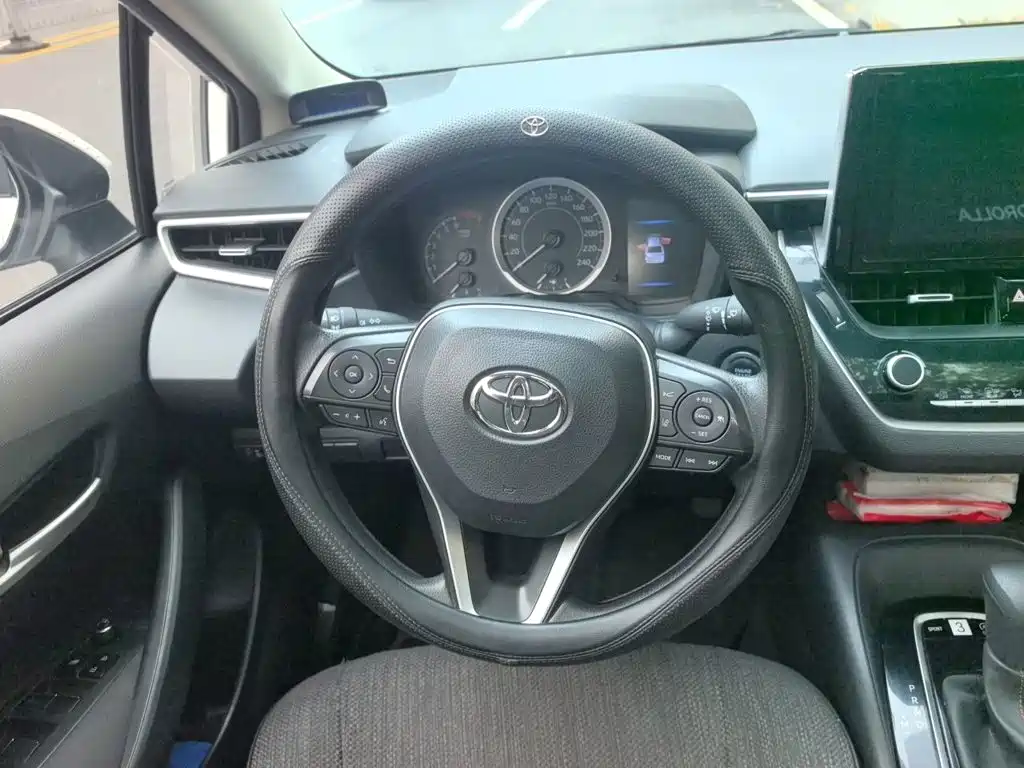 Toyota Corolla — фото 11
