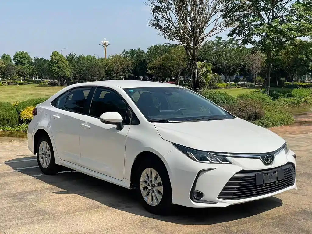 Toyota Corolla — фото 2