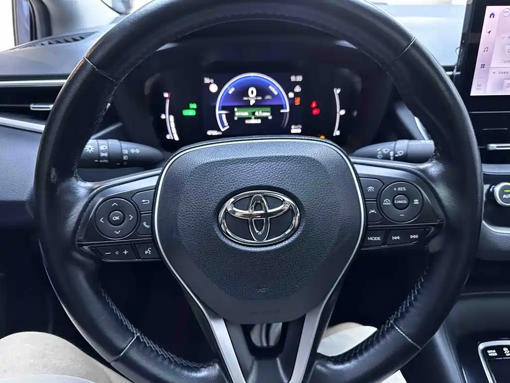 Toyota Corolla — фото 13