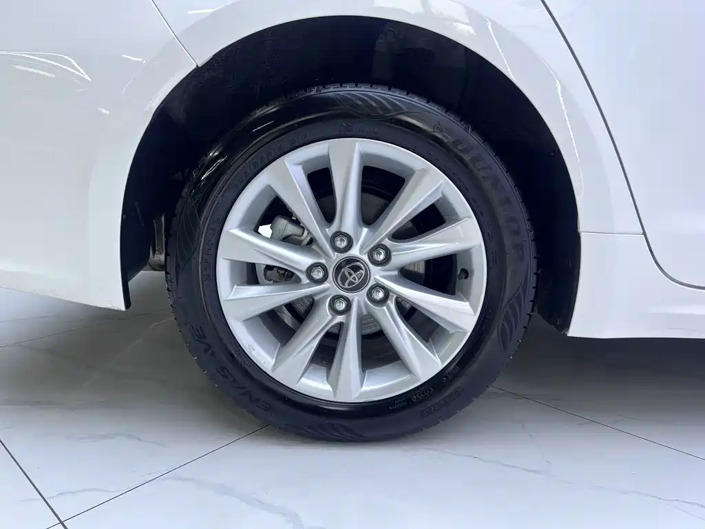 Toyota Corolla — фото 19