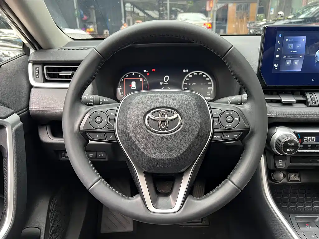Toyota Wildlander — фото 10