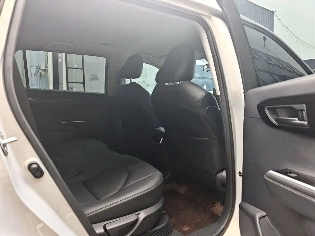 Toyota Highlander — фото 15