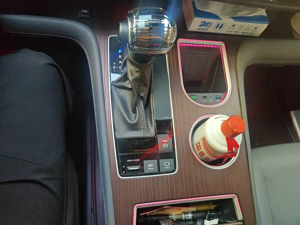 Toyota Granvia — фото 10