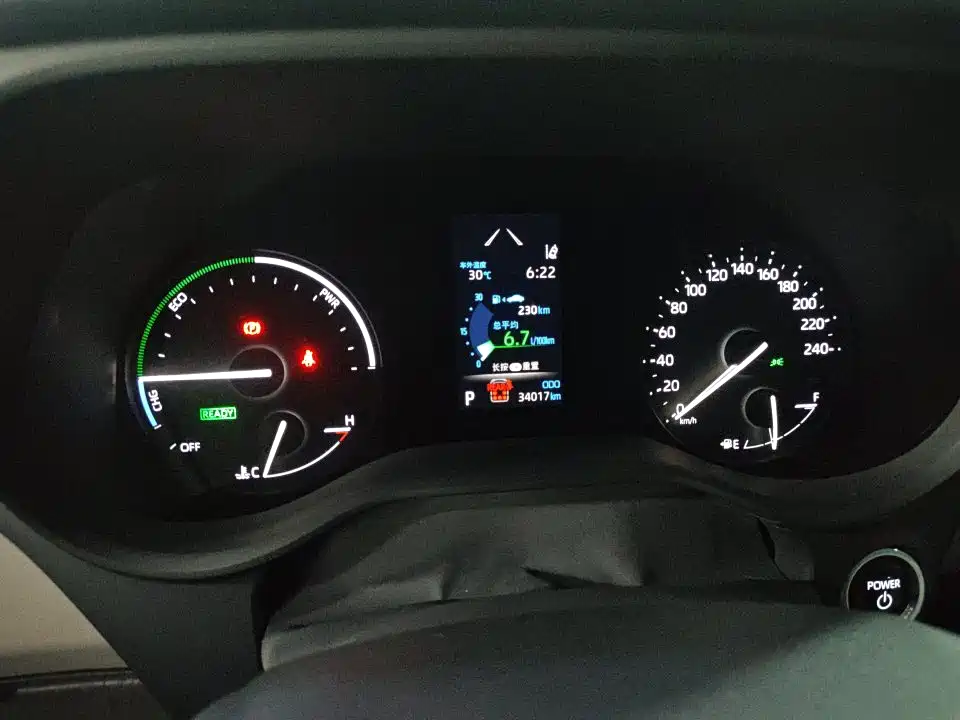 Toyota Granvia — фото 3