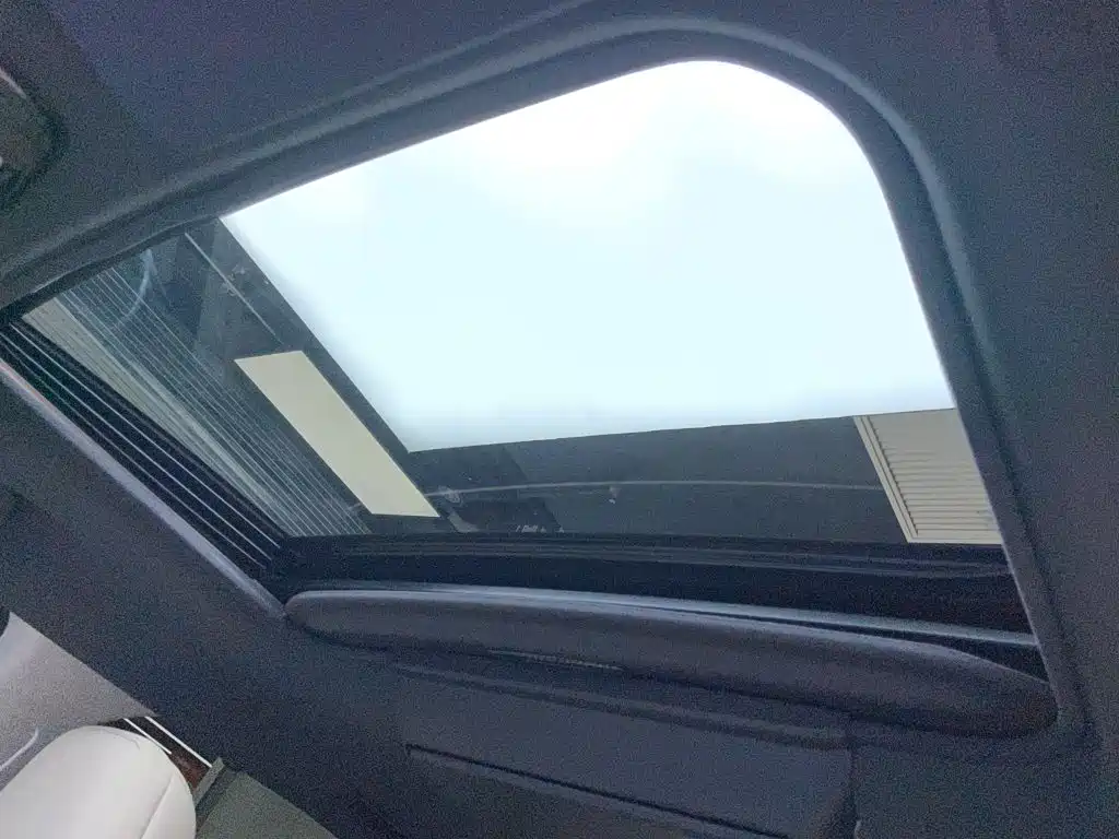Toyota Granvia — фото 10