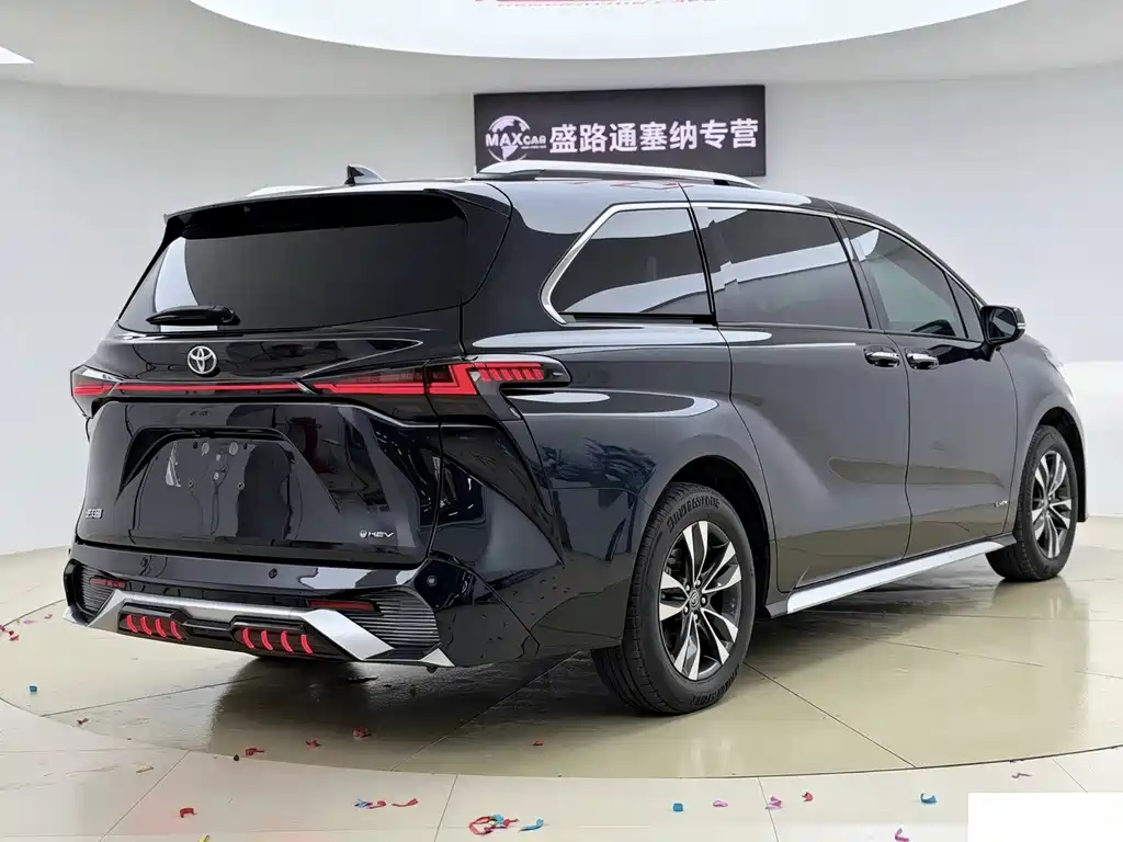 Toyota Granvia — фото 9