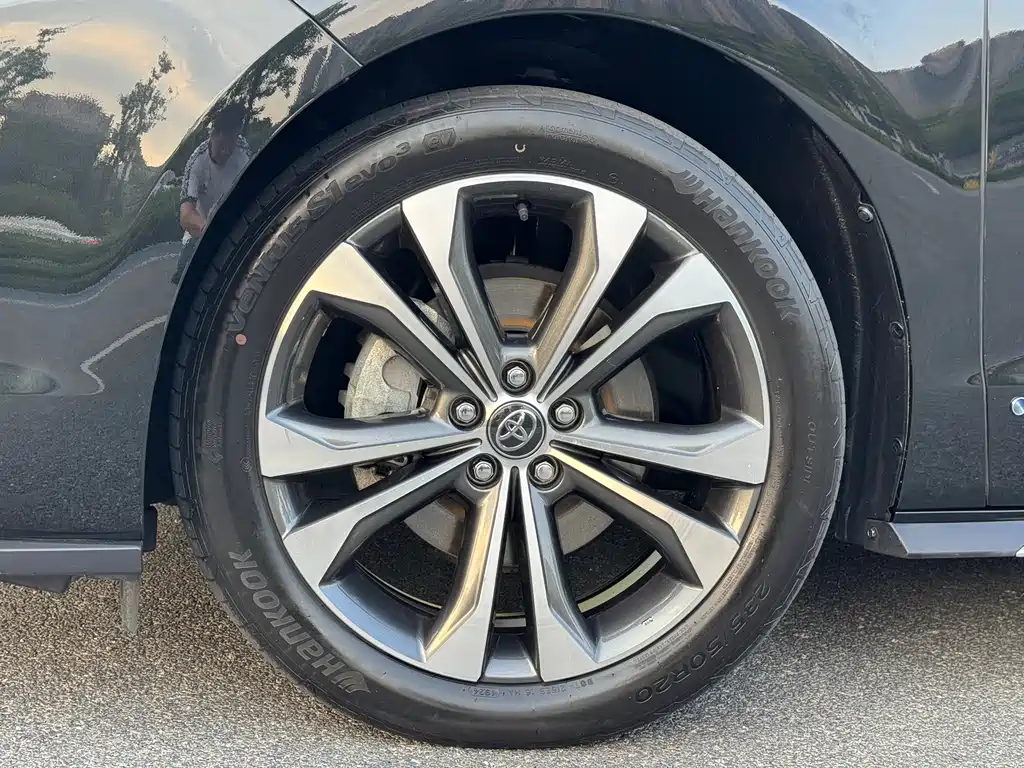 Toyota Granvia — фото 23