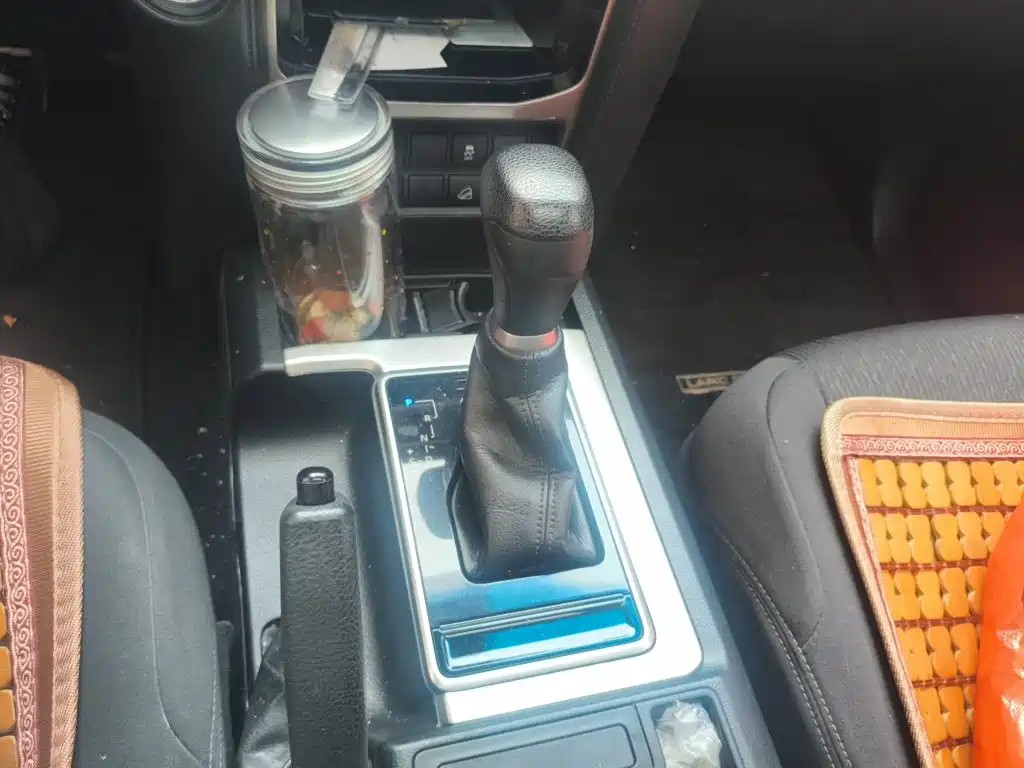 Toyota Prado — фото 10