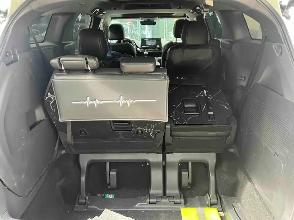 Toyota Granvia — фото 7