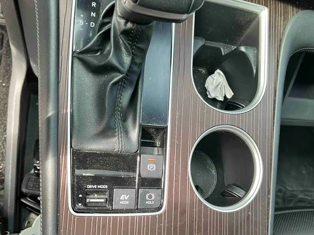 Toyota Granvia — фото 9