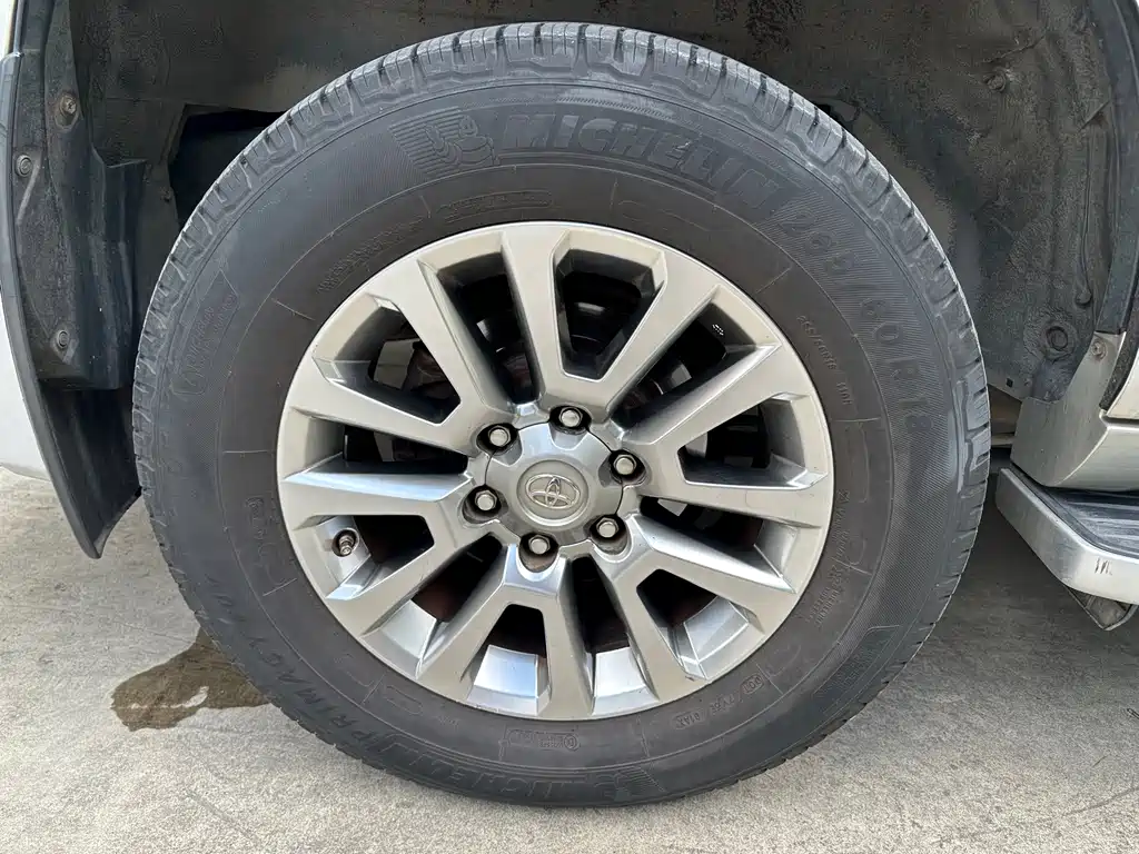 Toyota Prado — фото 14