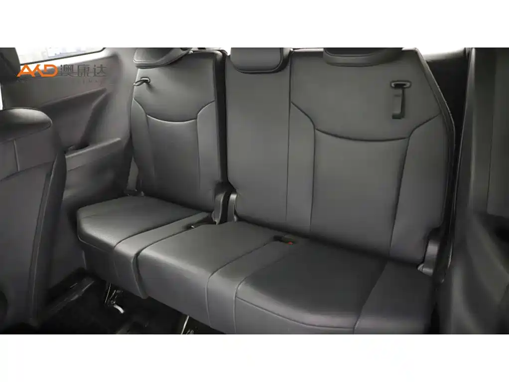 Toyota Granvia — фото 9