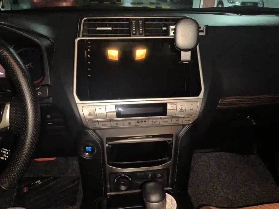 Toyota Prado — фото 13