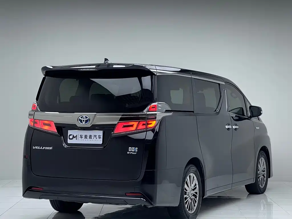 Toyota Vellfire — фото 3