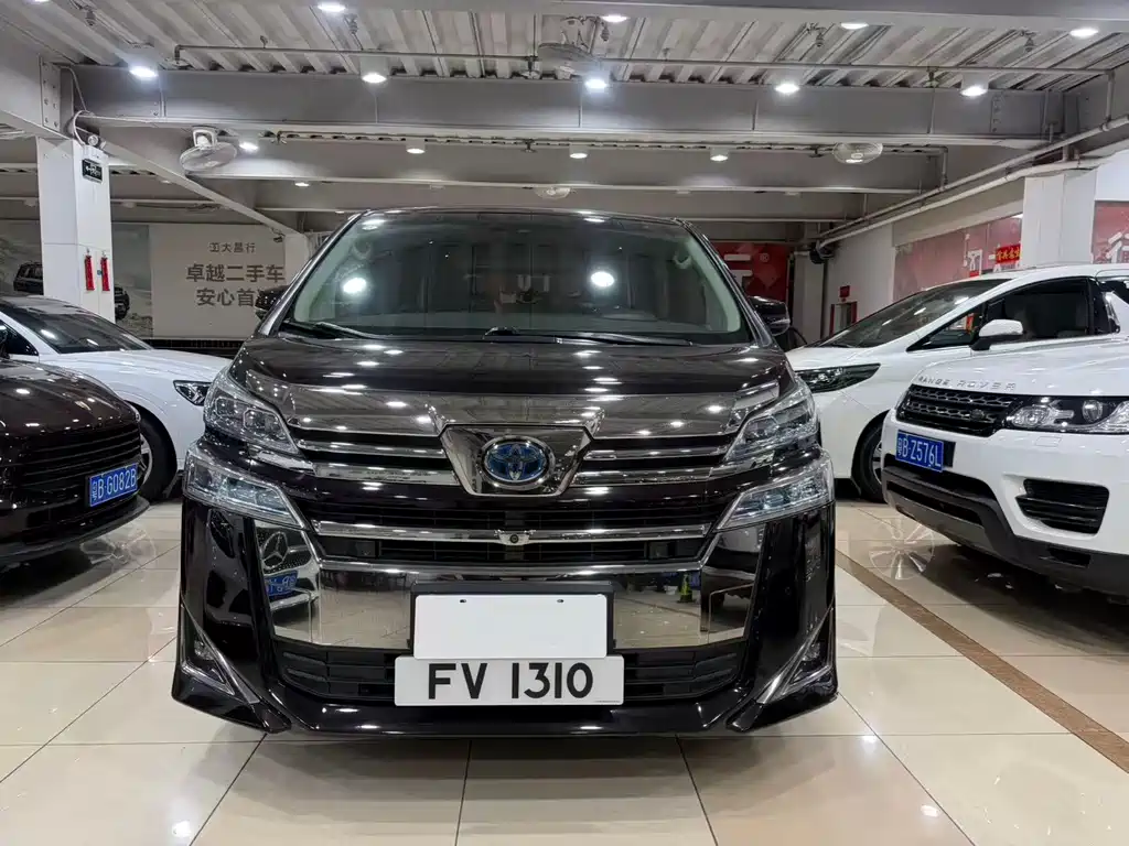 Toyota Vellfire — фото 2