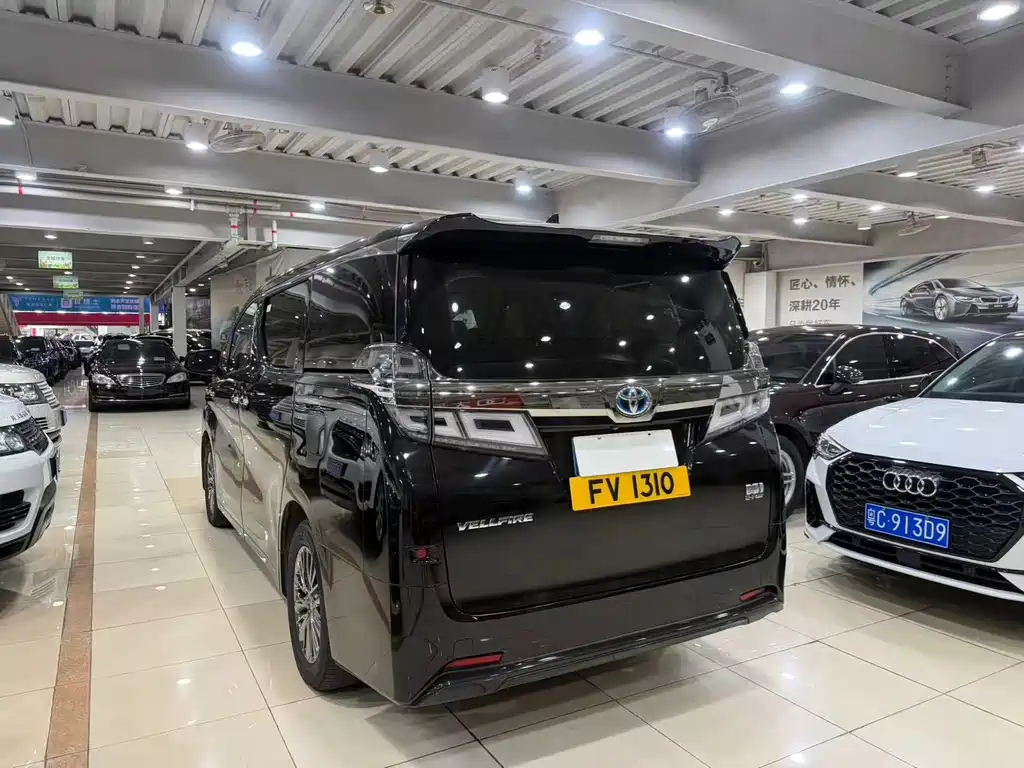 Toyota Vellfire — фото 17