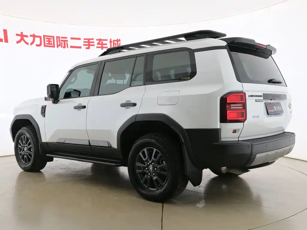 Toyota Prado — фото 13