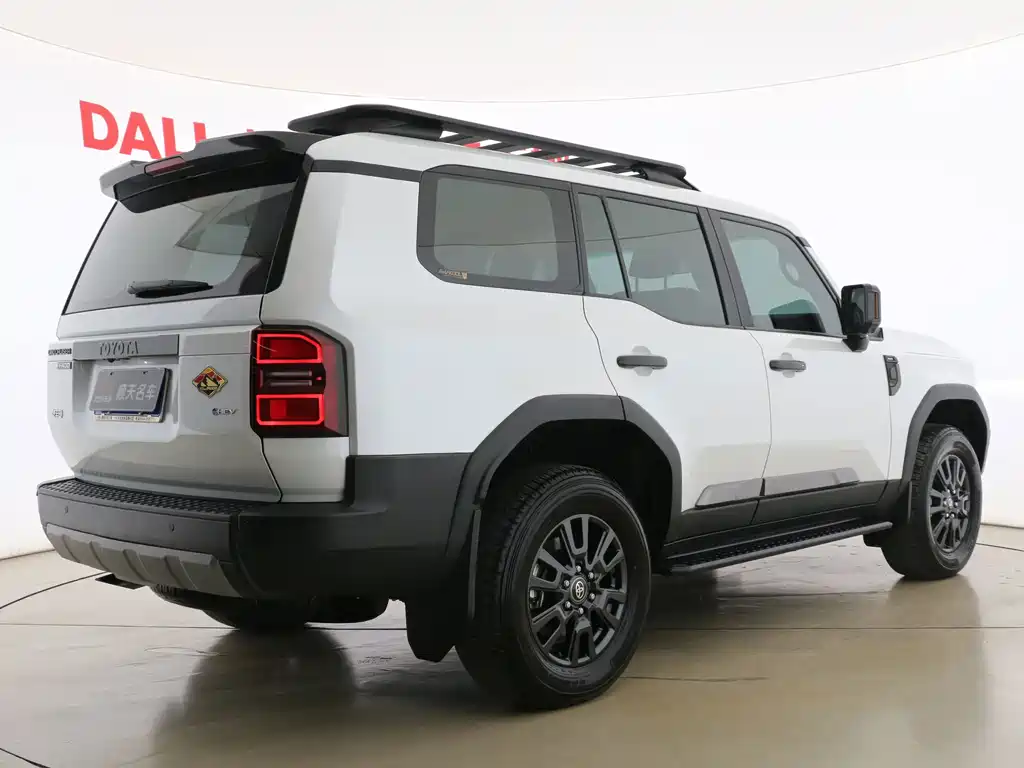 Toyota Prado — фото 15