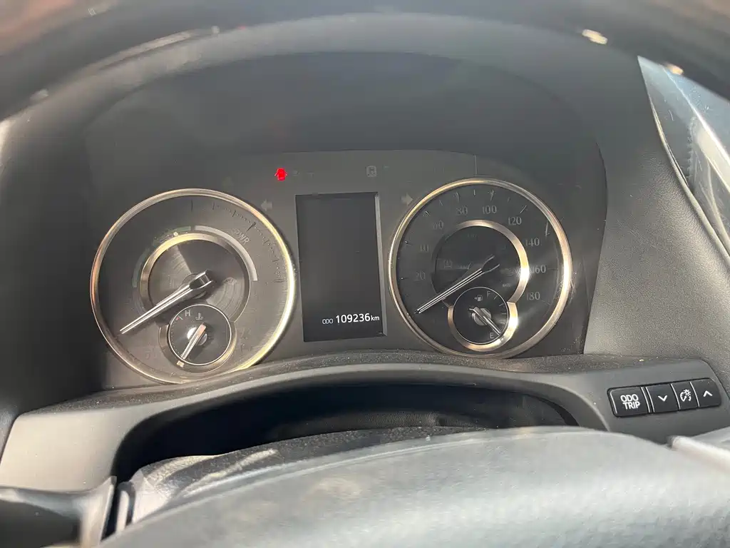 Toyota Alphard — фото 4