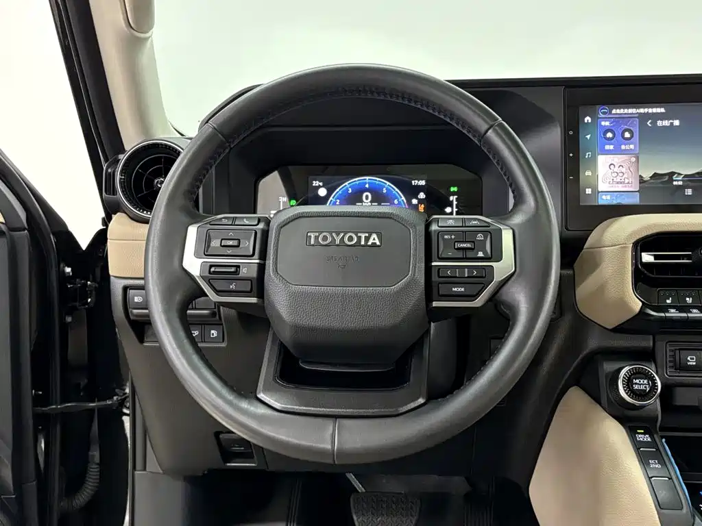 Toyota Prado — фото 15