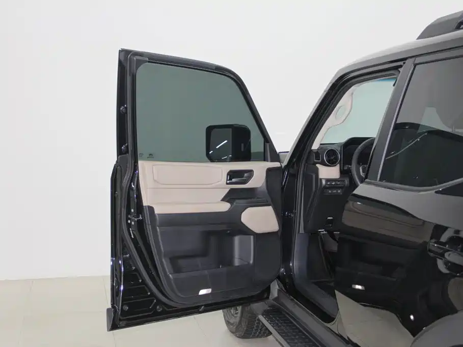 Toyota Prado — фото 5