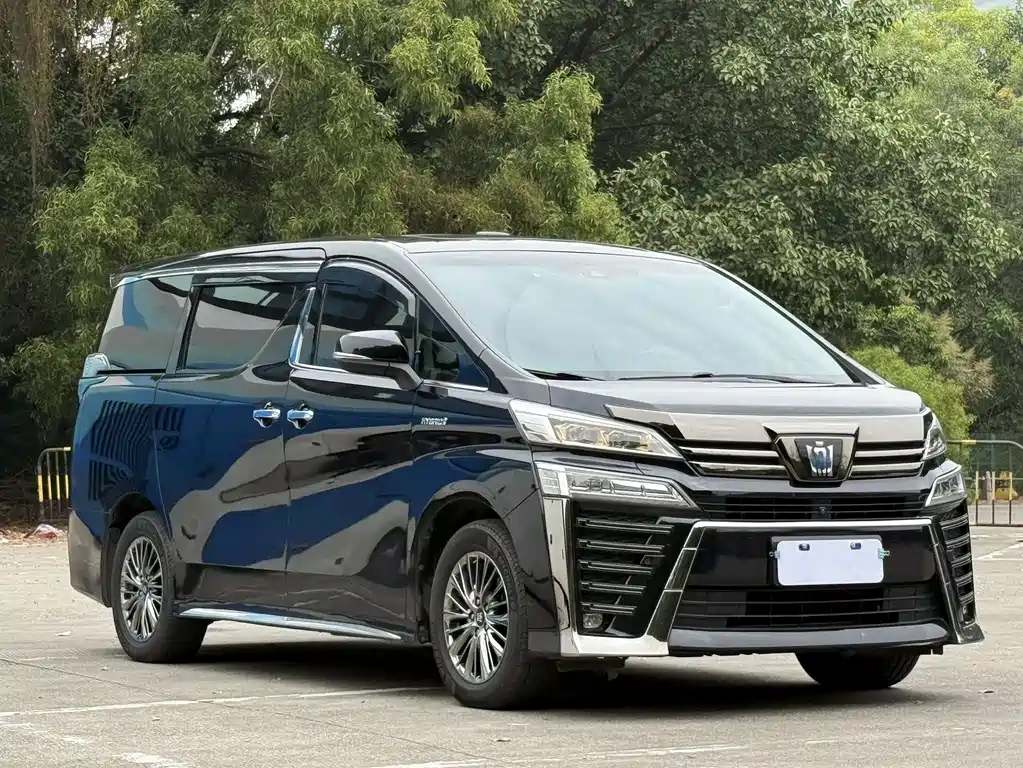 Toyota Vellfire — фото 3