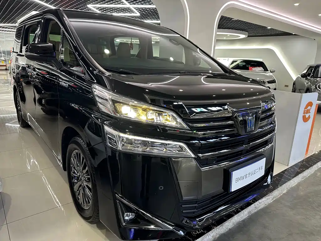 Toyota Vellfire — фото 3