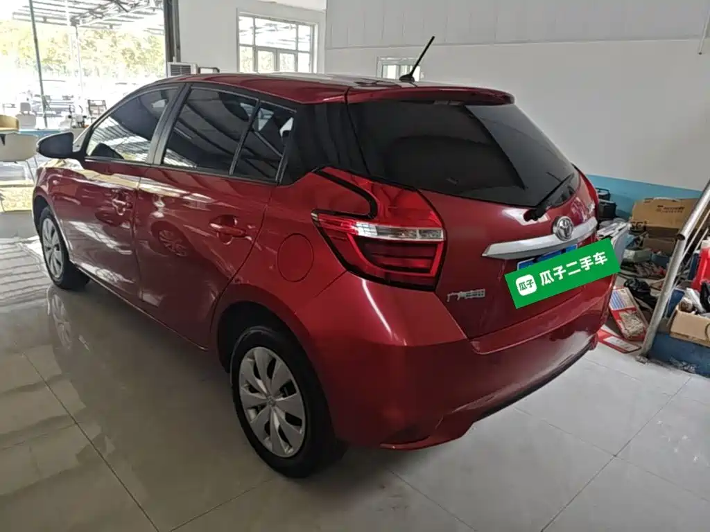 Toyota Yaris L — фото 4
