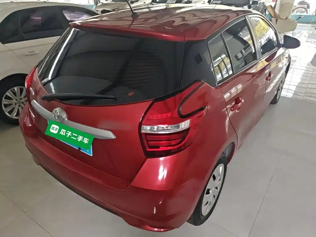 Toyota Yaris L — фото 6