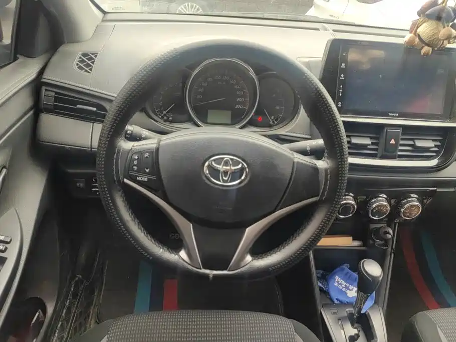Toyota Vios — фото 15