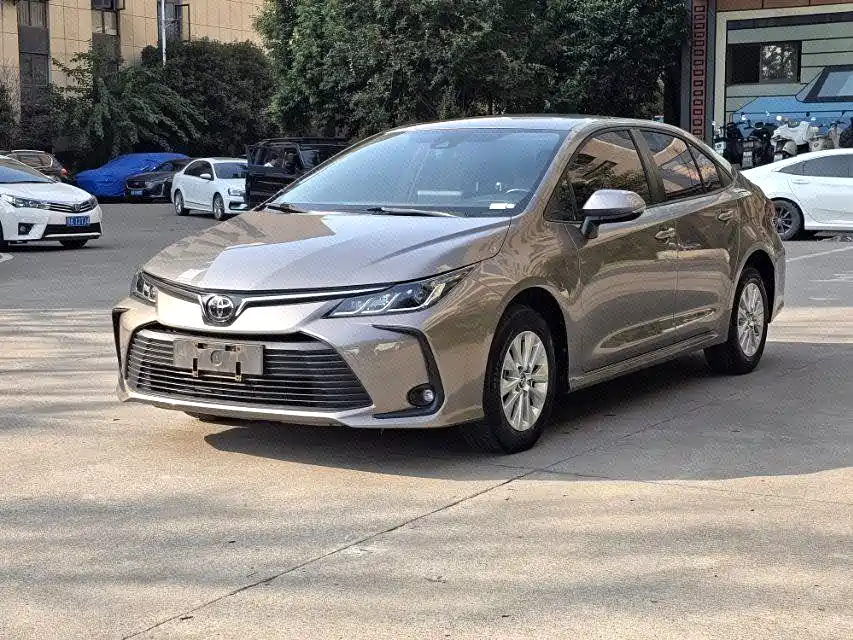 Toyota Corolla — фото 2