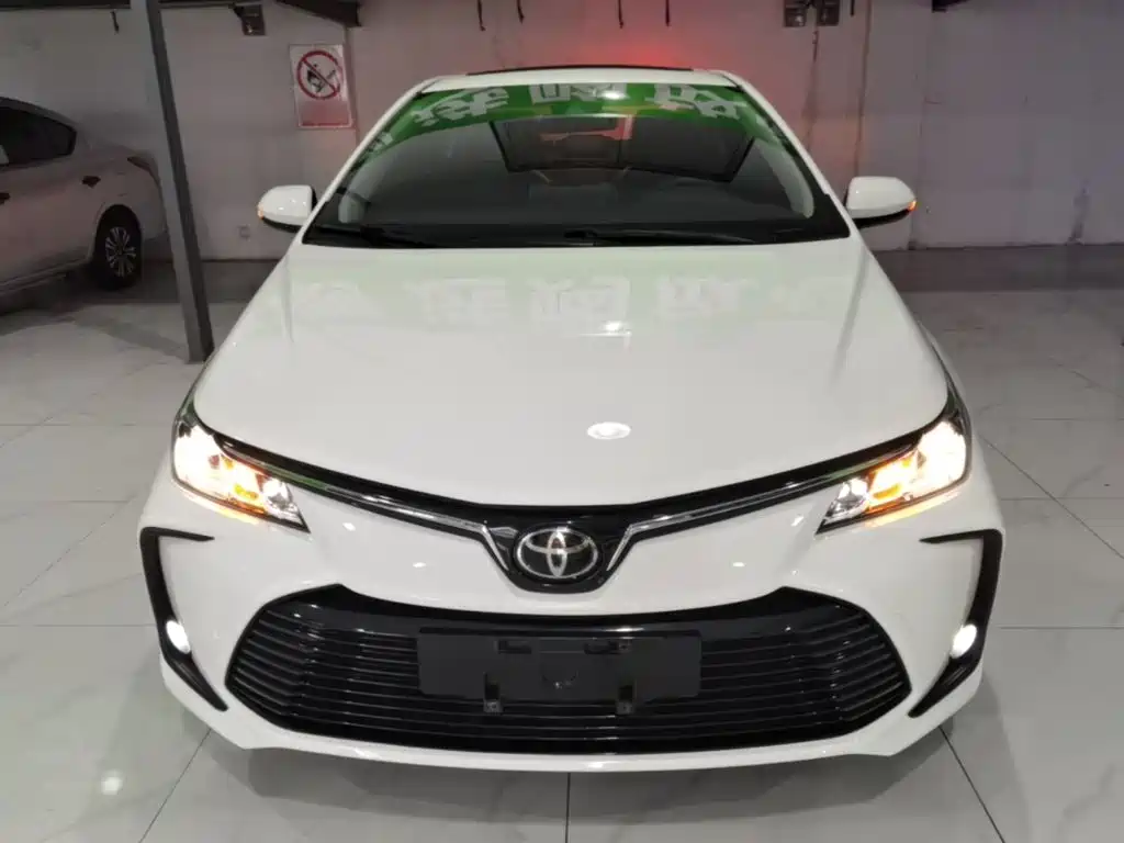 Toyota Corolla — фото 2