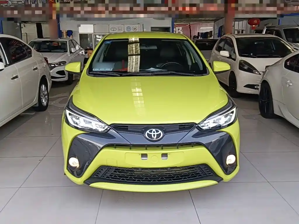 Toyota Yaris L — фото 2