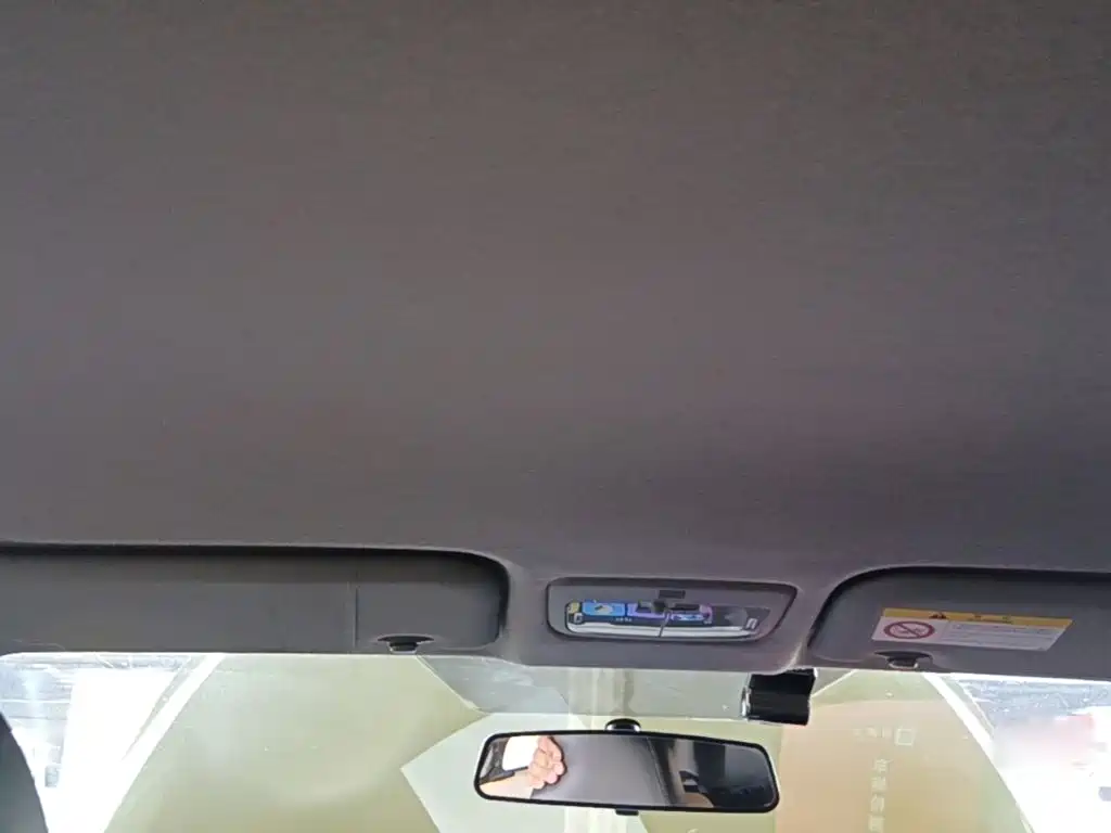Toyota Yaris L — фото 17