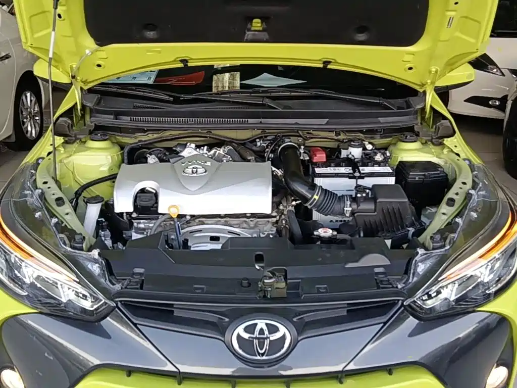 Toyota Yaris L — фото 19