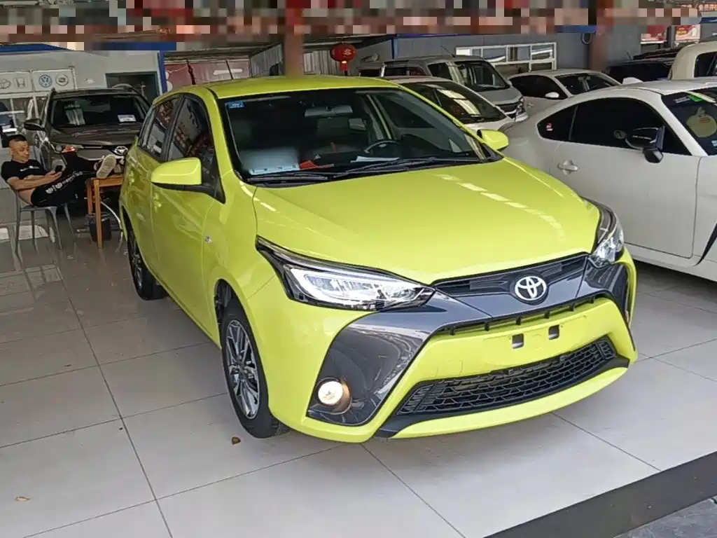 Toyota Yaris L — фото 3