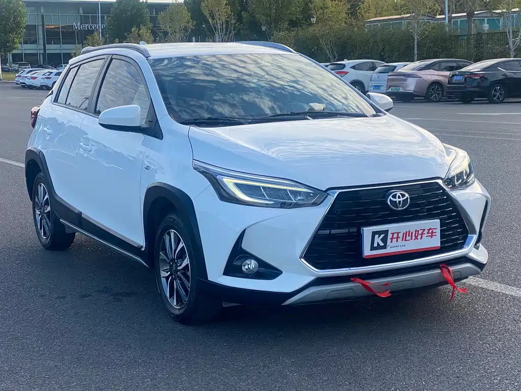 Toyota Yaris L — фото 3