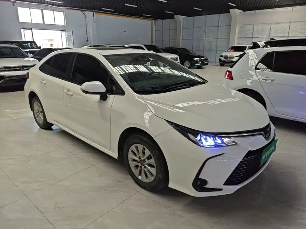 Toyota Corolla — фото 3
