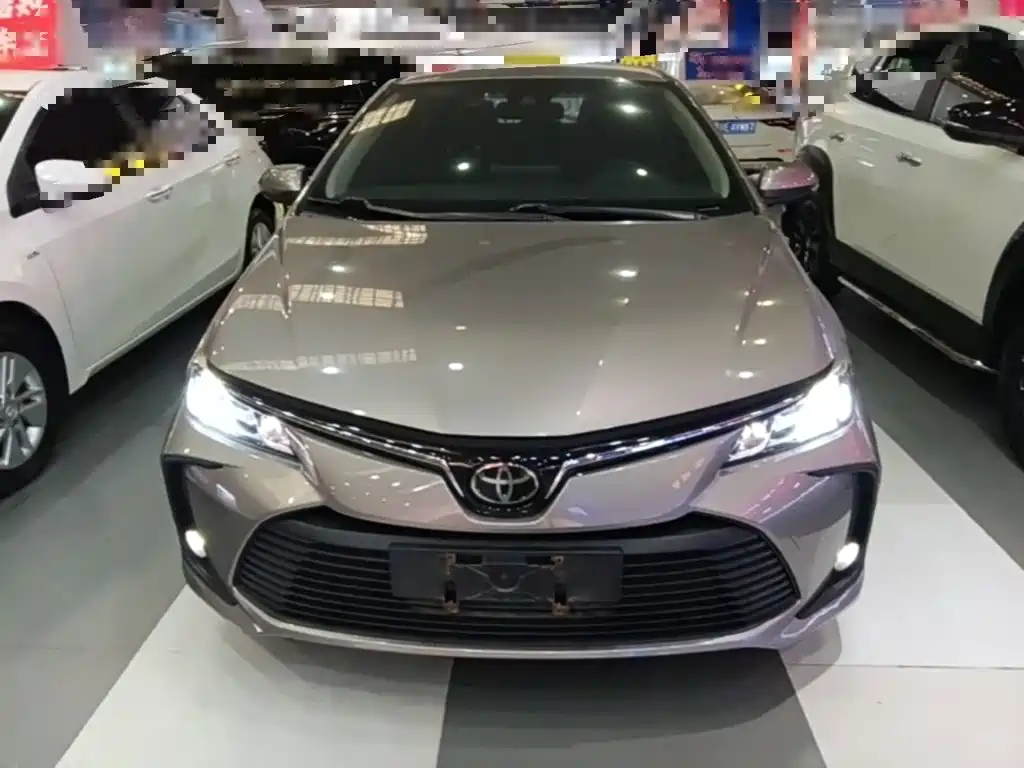 Toyota Corolla — фото 2
