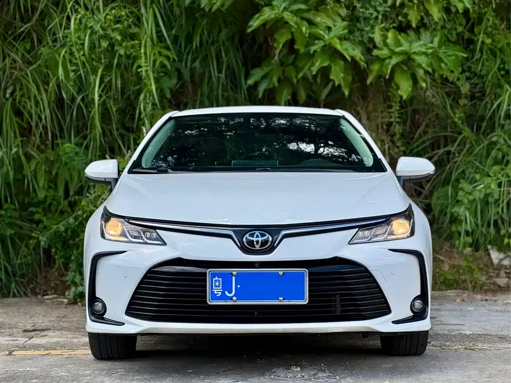 Toyota Corolla — фото 2