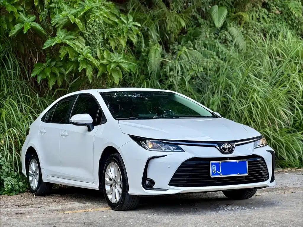 Toyota Corolla — фото 3