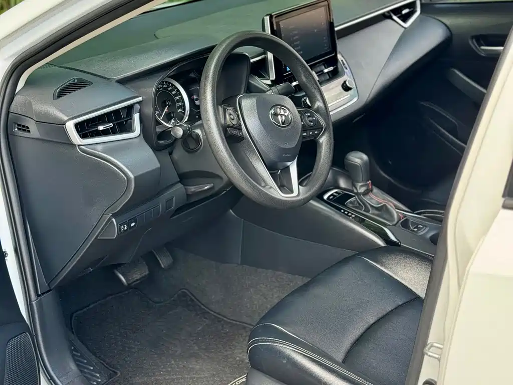 Toyota Corolla — фото 7