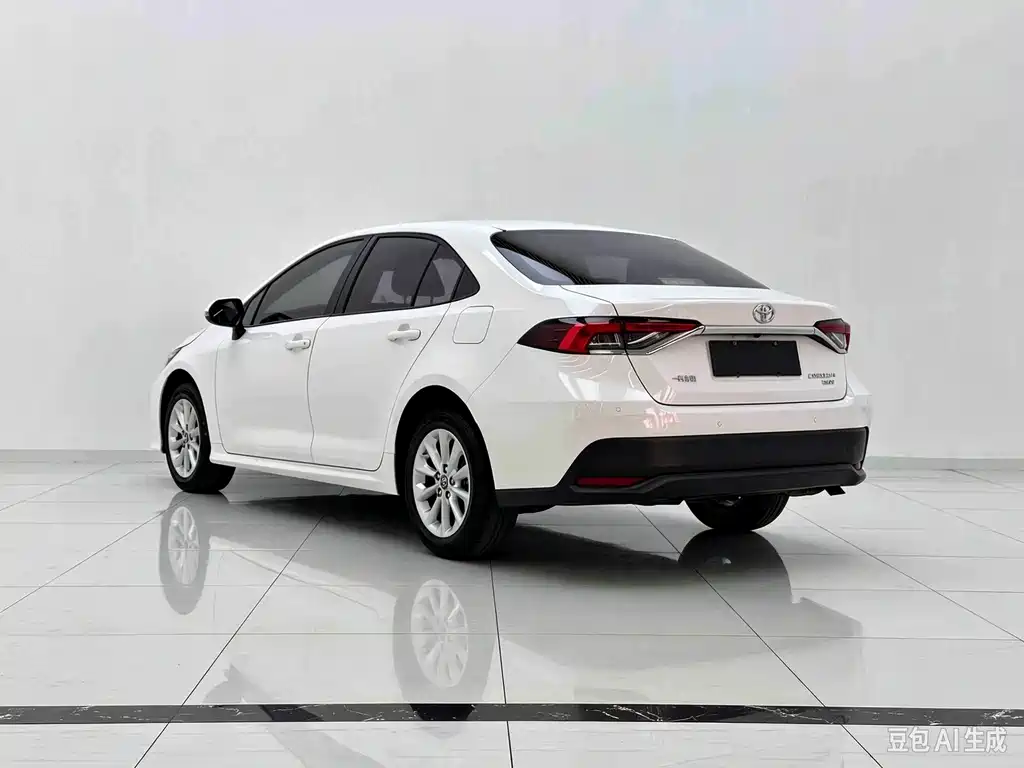 Toyota Corolla — фото 5
